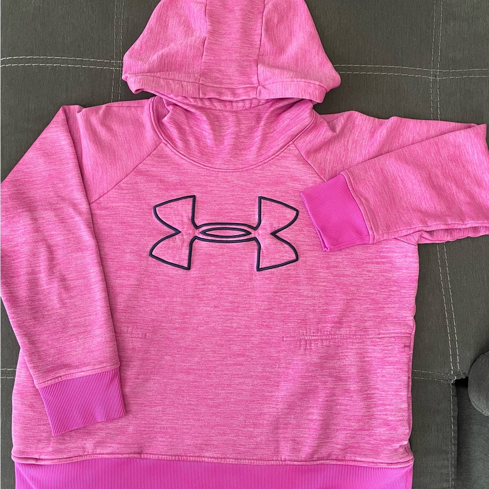 Women’s Under Armor hoodie in pink, Size L, logo is a navy blue, side pockets